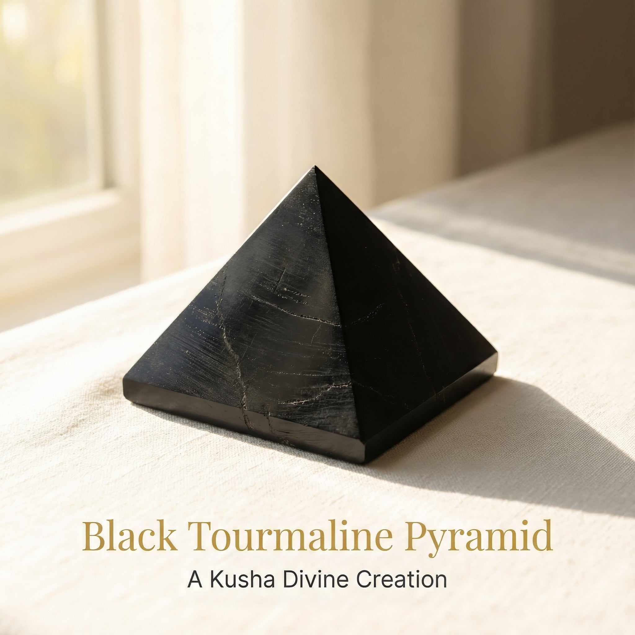 Schwarzer Turmalin Pyramide