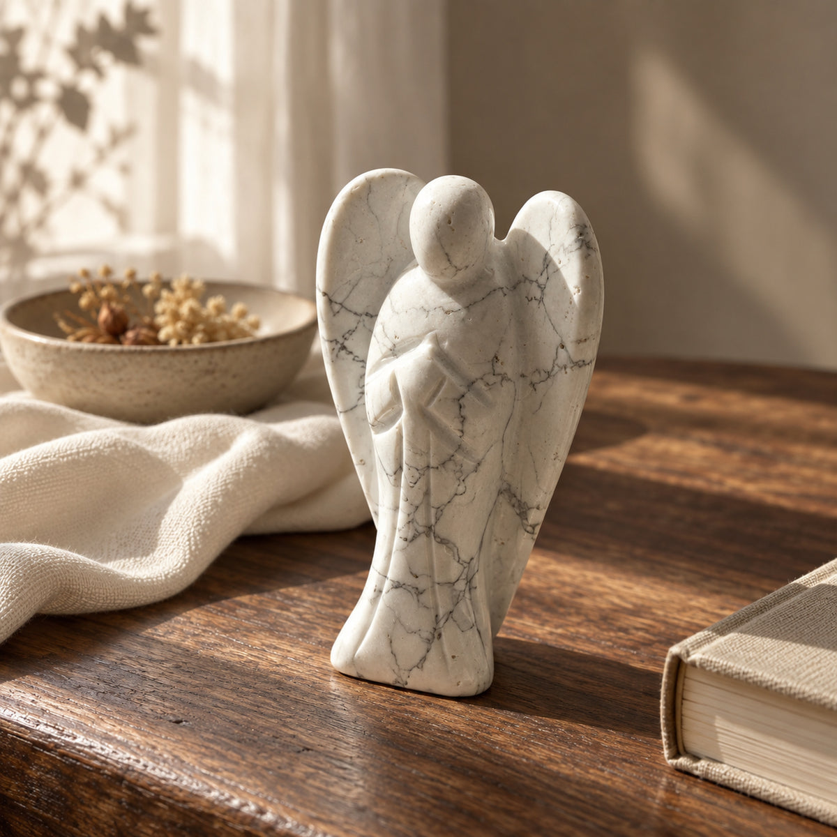 Howlite Angel, main view